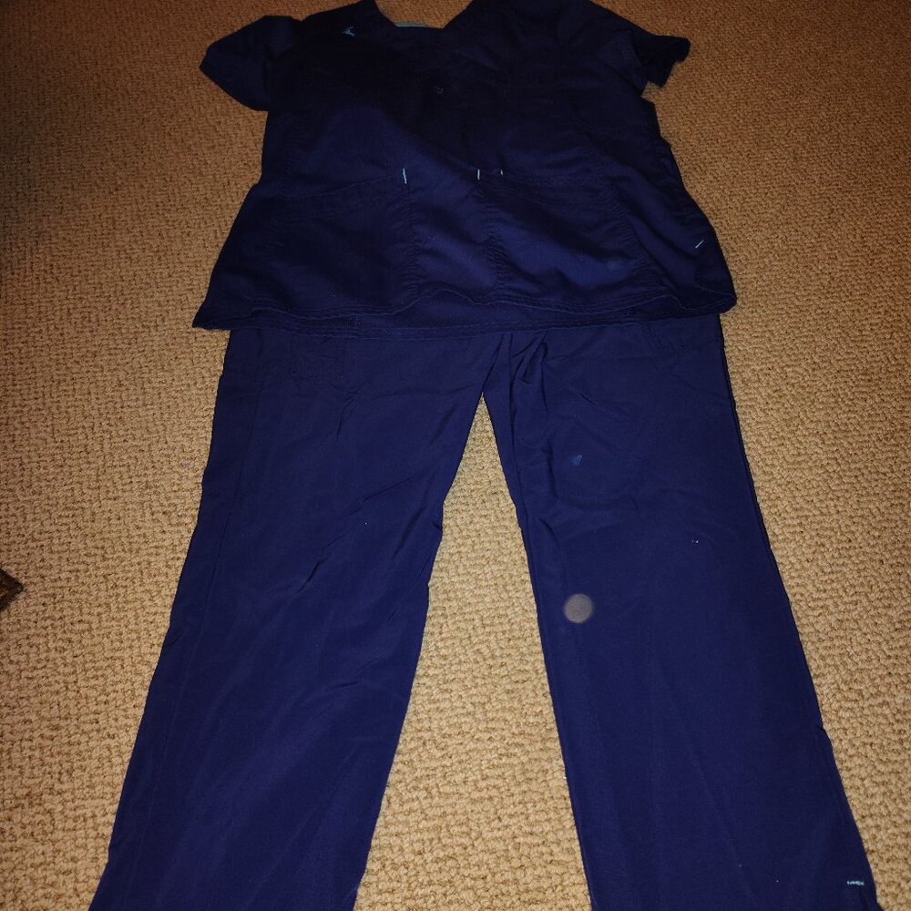 Scrub set